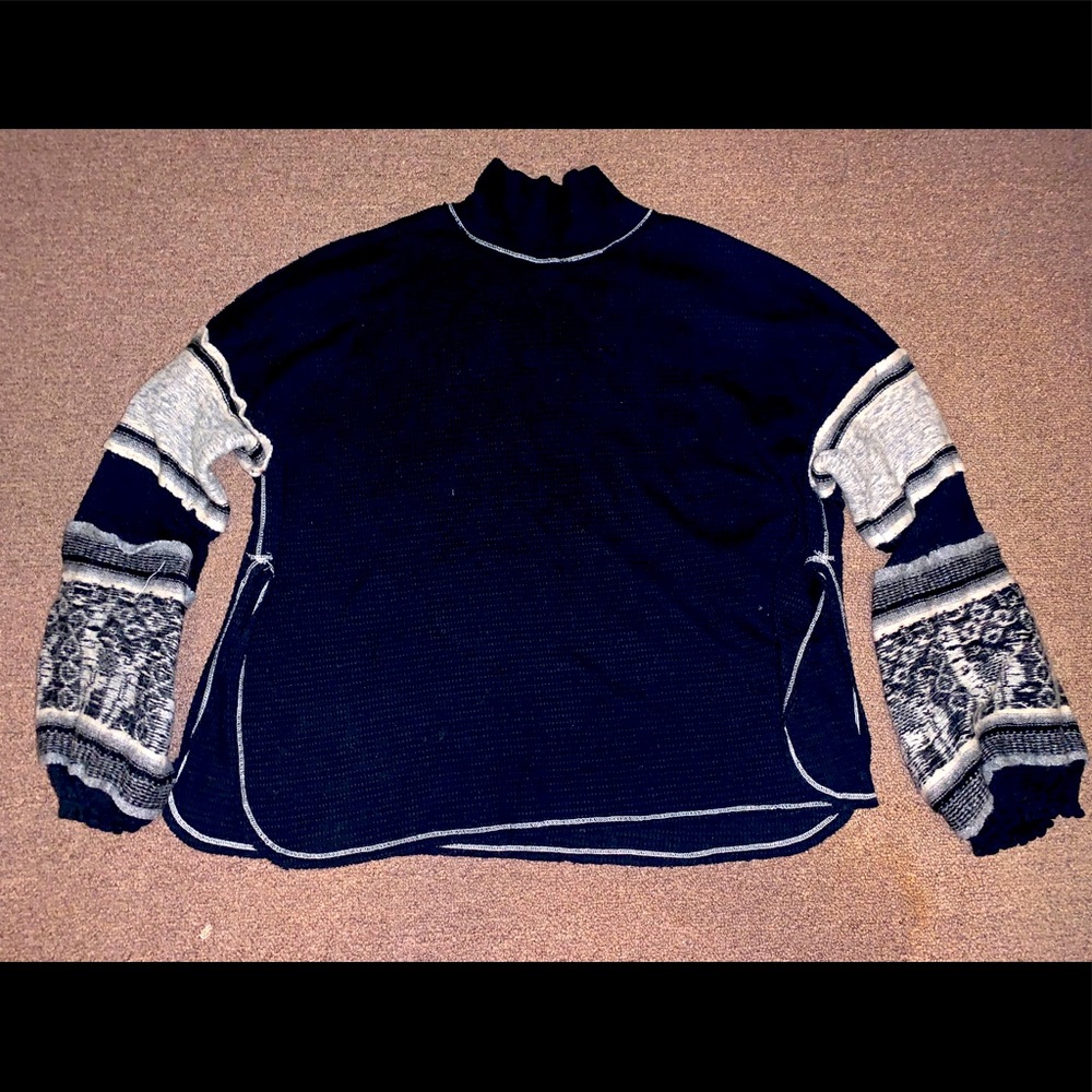 Free people sweater, barely worn